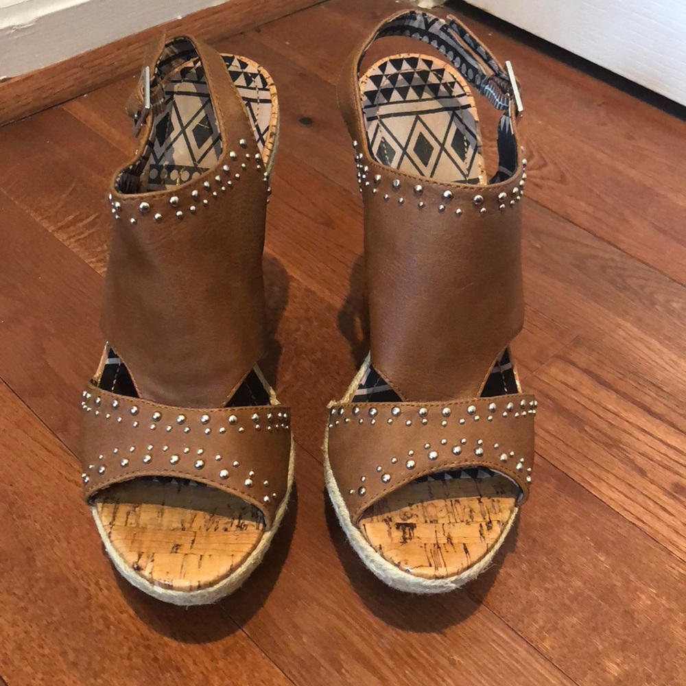 SOLD - Jessica Simpson Geno Wedge Sandal